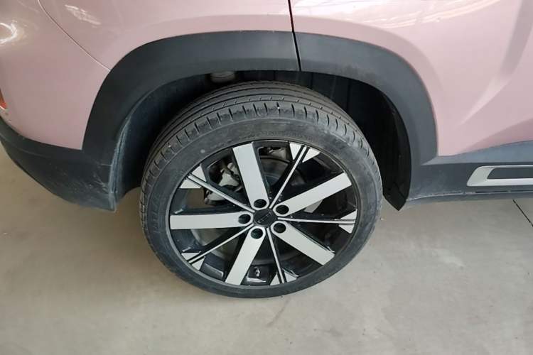 Used Geely Auto icon 2023 1.5TD Chocolate Smoothie Edition Right Rear Wheel Hub