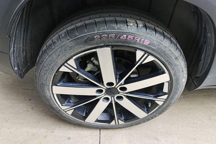 Used Geely Auto icon 2023 1.5TD Chocolate Luxe Edition Right Rear Wheel Hub