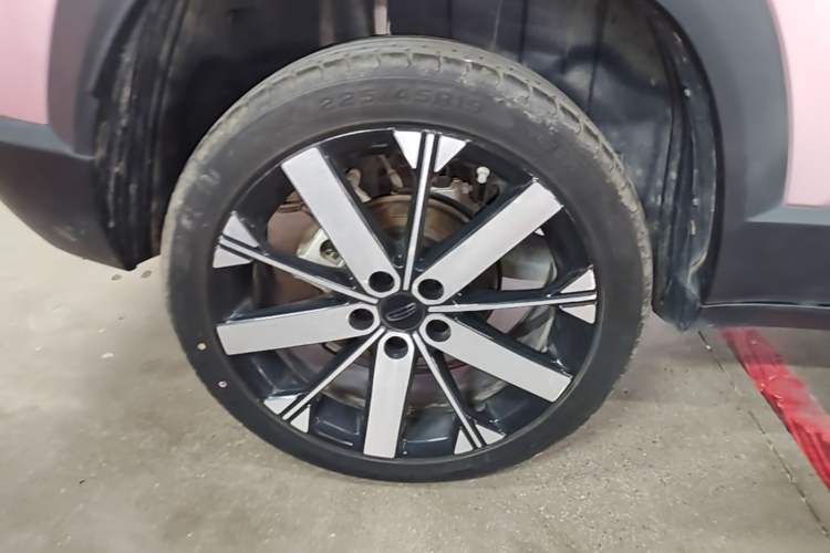 Used Geely Auto icon 2023 1.5TD Chocolate Smoothie Edition Right Rear Wheel Hub