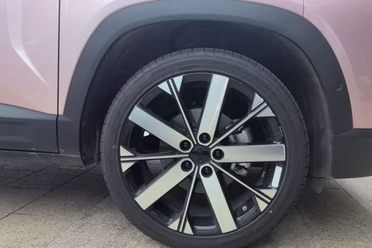 Used Geely Auto icon 2023 1.5TD Chocolate Luxe Edition Right Rear Wheel Hub