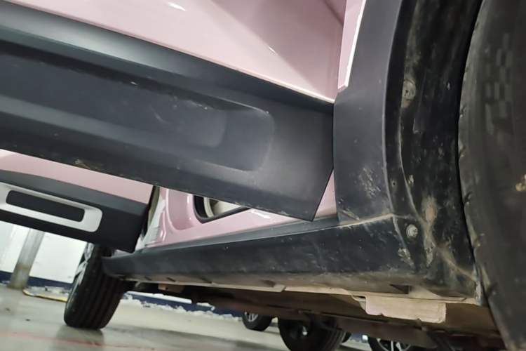 Used Geely Auto icon 2023 1.5TD Chocolate Smoothie Edition Right Side Sill