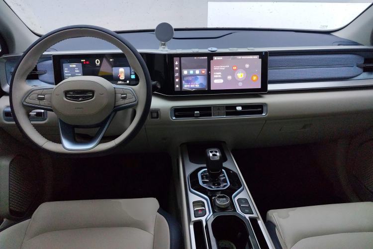 Used Geely Auto icon 2023 1.5TD Star Player Center Console