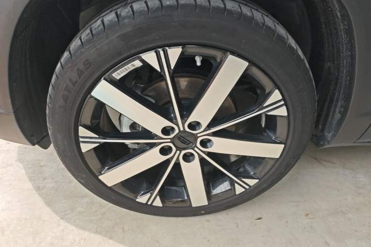 Used Geely Auto icon 2023 1.5TD Star Player Left Front Wheel Hub