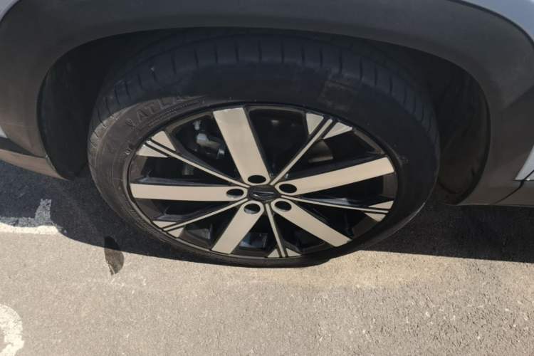 Used Geely Auto icon 2023 1.5TD Star Player Left Front Wheel Hub
