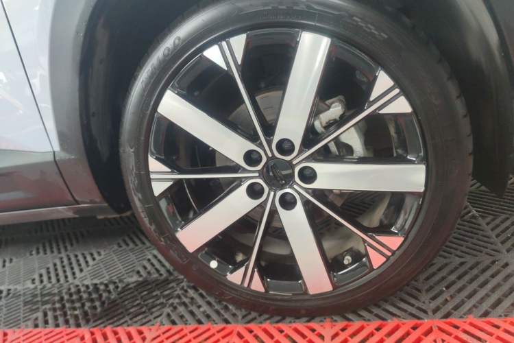 Used Geely Auto icon 2023 1.5TD Star Player Right Front Wheel Hub