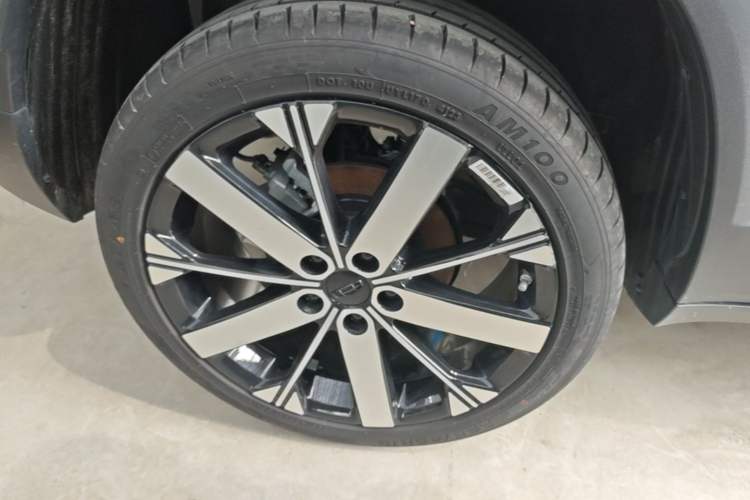 Used Geely Auto icon 2023 1.5TD Star Player Right Rear Wheel Hub