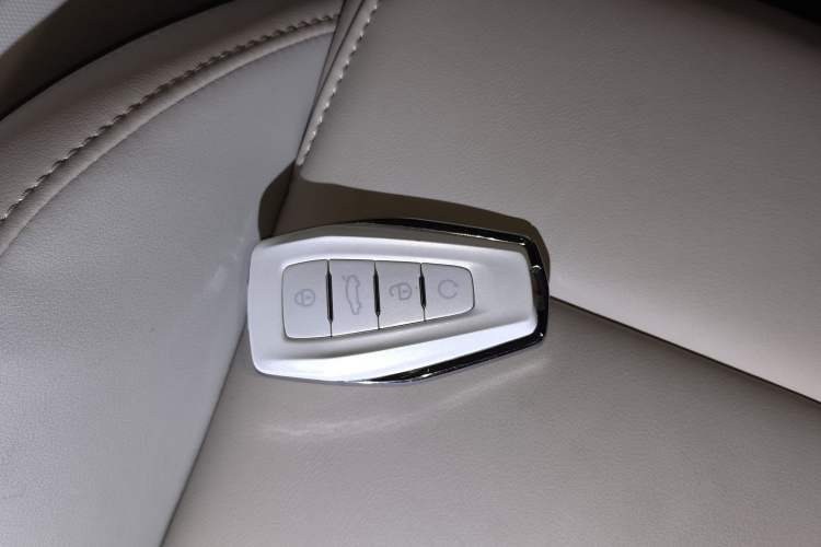 Used Geely Auto icon 2023 1.5TD Chocolate Luxe Edition Vehicle Key