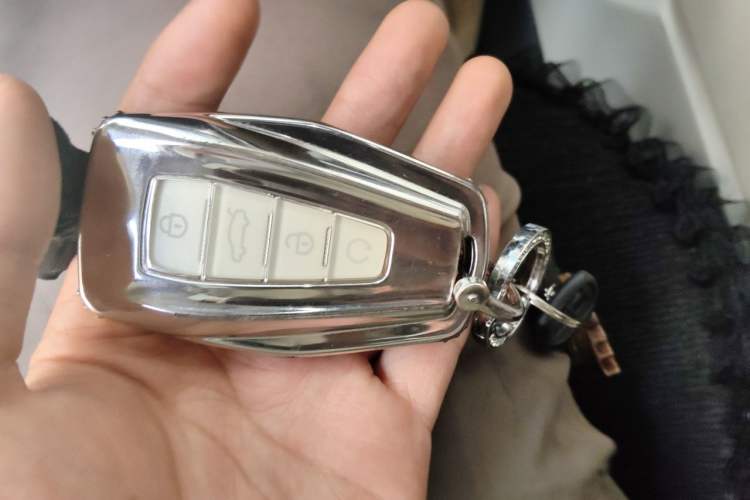 Used Geely Auto icon 2023 1.5TD Chocolate Luxe Edition Vehicle Key