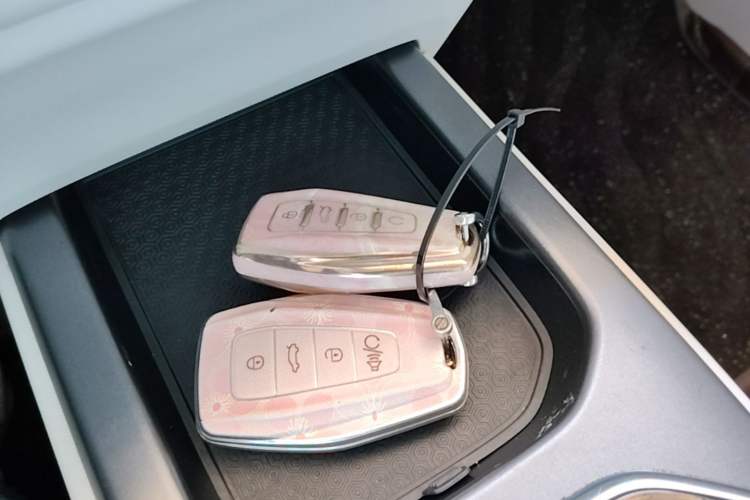 Used Geely Auto icon 2023 1.5TD Chocolate Smoothie Edition Vehicle Key