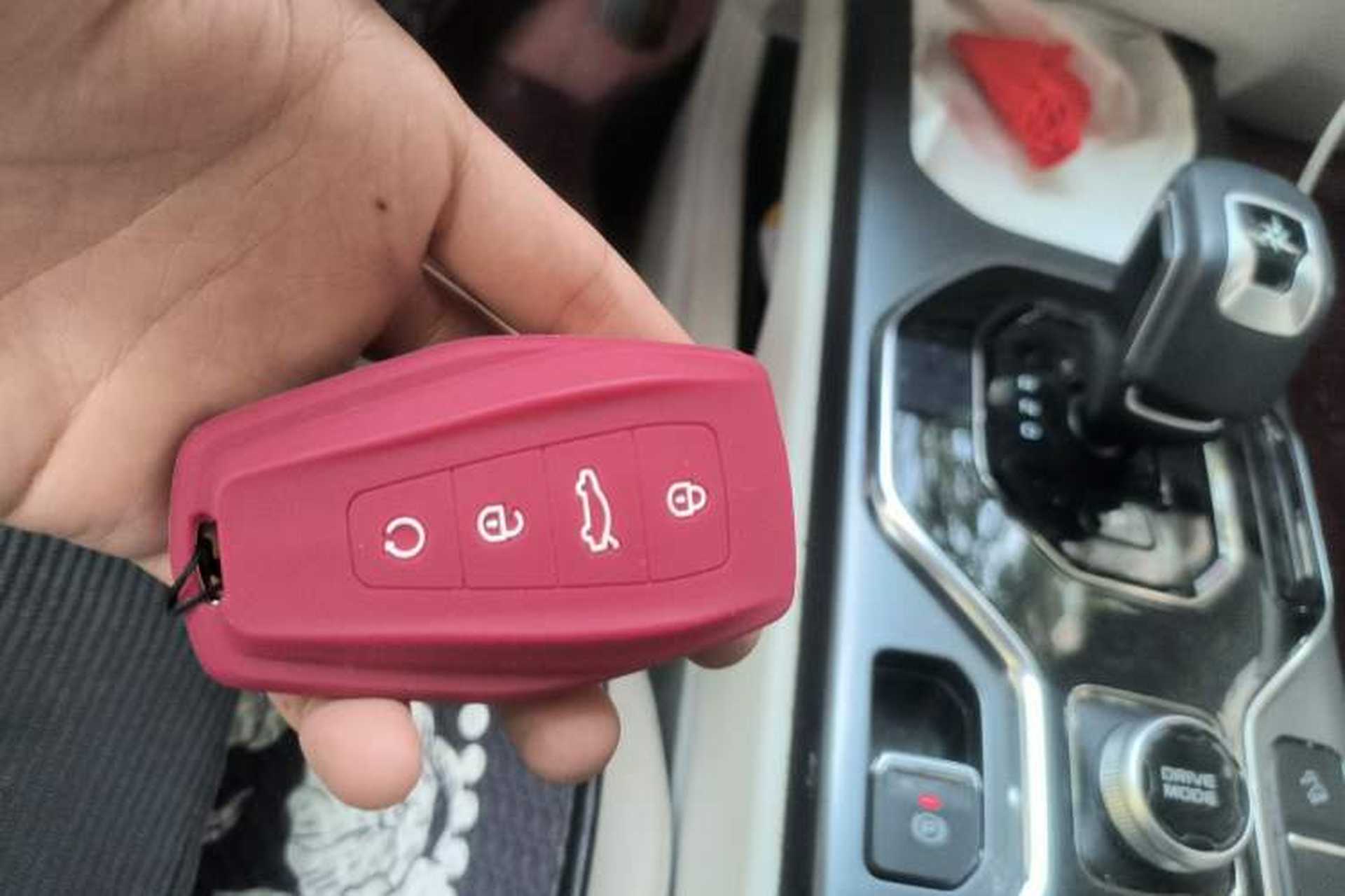 Used Geely Auto icon 2023 1.5TD Chocolate Smoothie Edition Vehicle Key