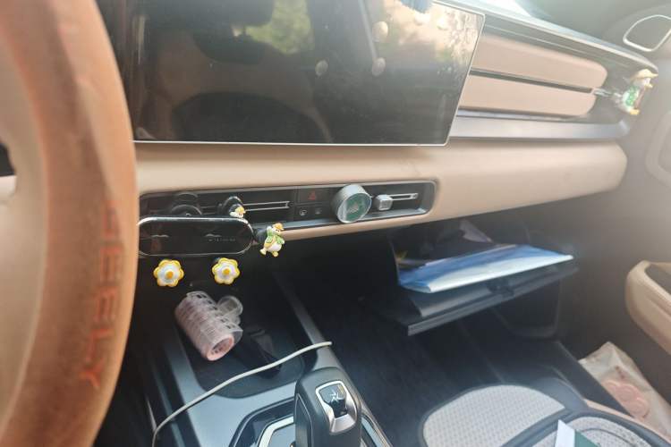 Used Geely Auto icon 2023 1.5TD Chocolate Luxe Edition Audio And AC Panel