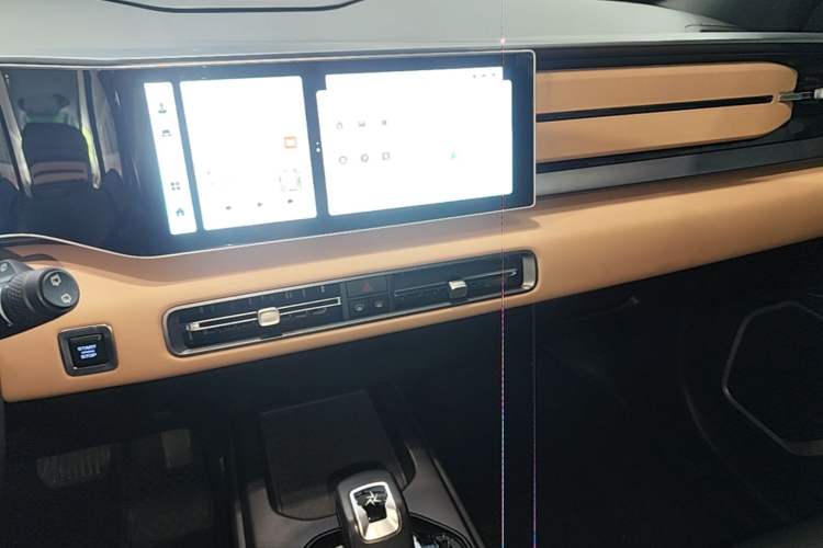 Used Geely Auto icon 2023 1.5TD Chocolate Luxe Edition Audio And AC Panel