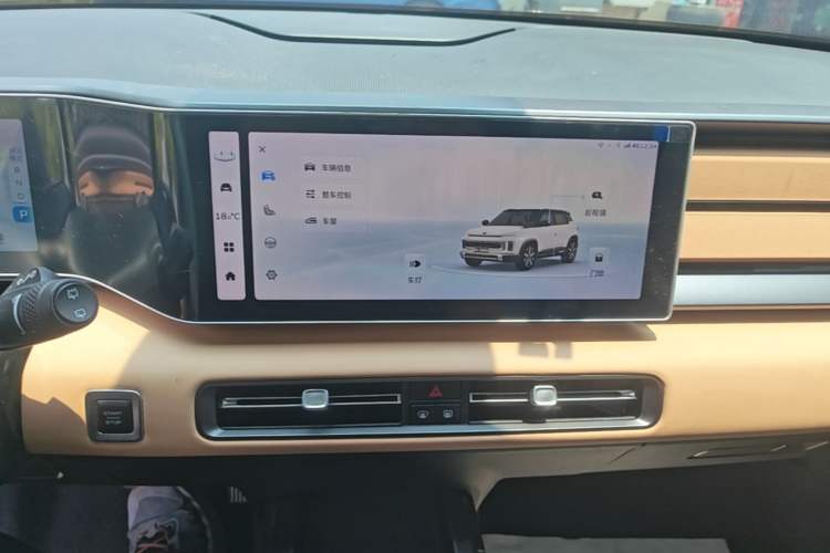 Used Geely Auto icon 2023 1.5TD Chocolate Luxe Edition Audio And AC Panel