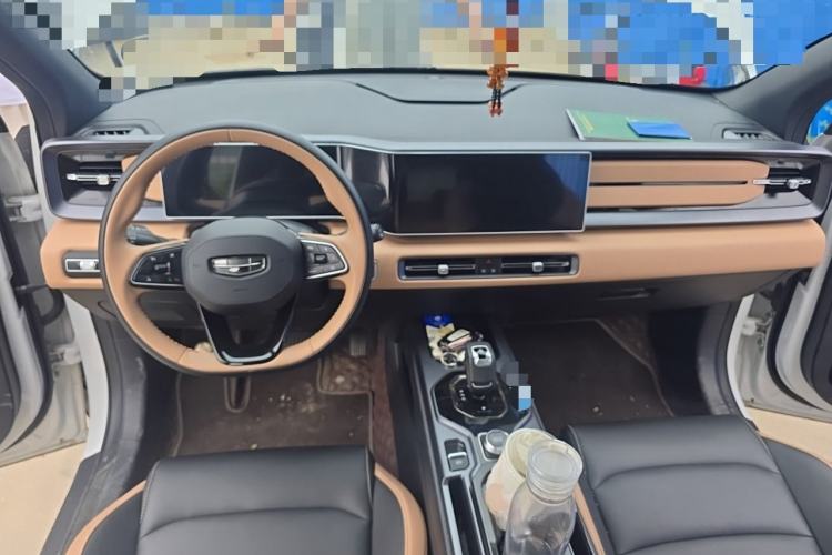 Used Geely Auto icon 2023 1.5TD Chocolate Smoothie Edition Center Console