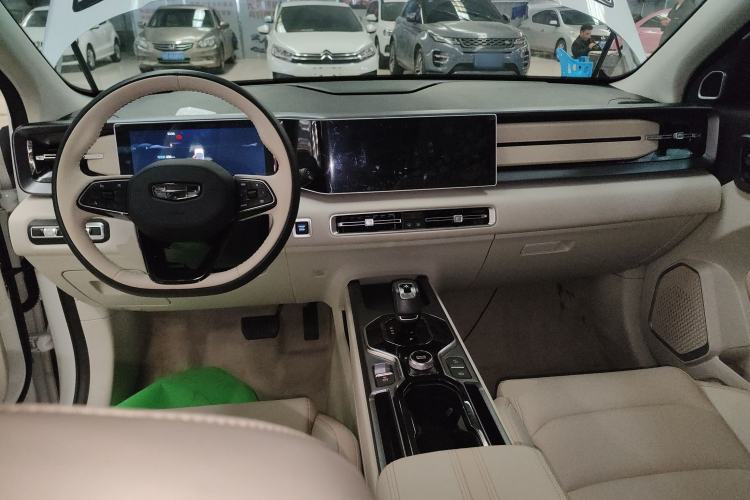 Used Geely Auto icon 2023 1.5TD Chocolate Smoothie Edition Center Console
