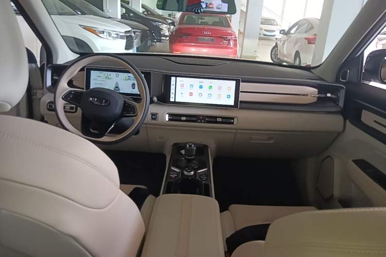 Used Geely Auto icon 2023 1.5TD Star Player Center Console