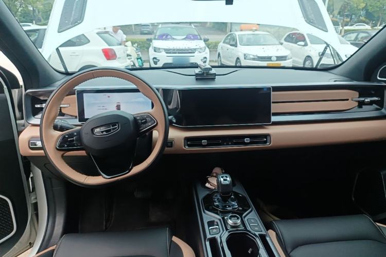 Used Geely Auto icon 2023 1.5TD Chocolate Smoothie Edition Center Console