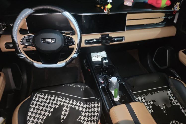 Used Geely Auto icon 2023 1.5TD Chocolate Smoothie Edition Center Console