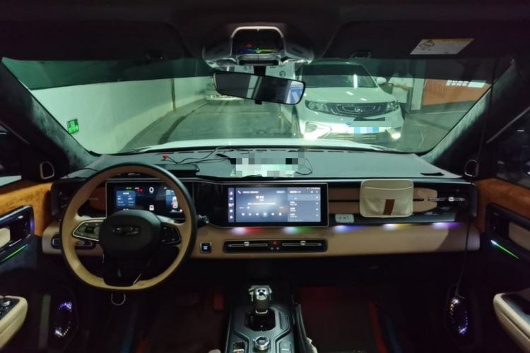 Used Geely Auto icon 2023 1.5TD Chocolate Smoothie Edition Center Console