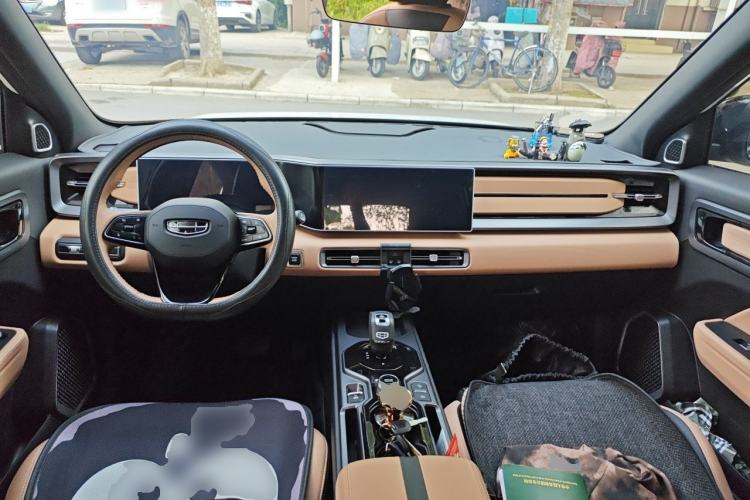 Used Geely Auto icon 2023 1.5TD Chocolate Smoothie Edition Center Console