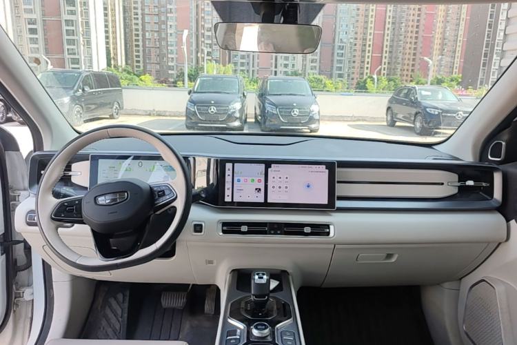 Used Geely Auto icon 2023 1.5TD Chocolate Smoothie Edition Center Console