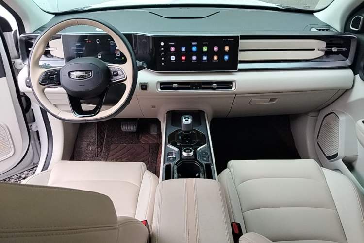 Used Geely Auto icon 2023 1.5TD Chocolate Smoothie Edition Center Console