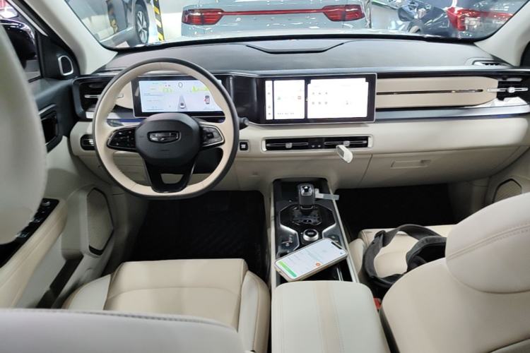 Used Geely Auto icon 2023 1.5TD Star Player Center Console