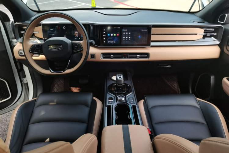 Used Geely Auto icon 2023 1.5TD Chocolate Smoothie Edition Center Console