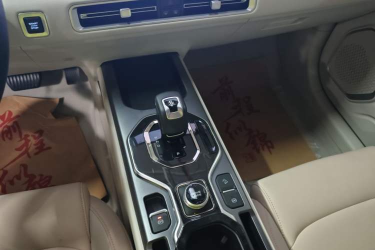 Used Geely Auto icon 2023 1.5TD Chocolate Smoothie Edition Gear Lever