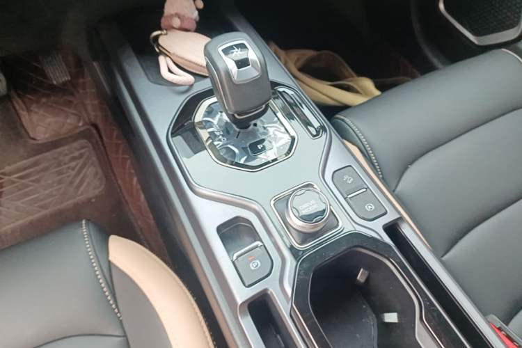 Used Geely Auto icon 2023 1.5TD Chocolate Smoothie Edition Gear Lever