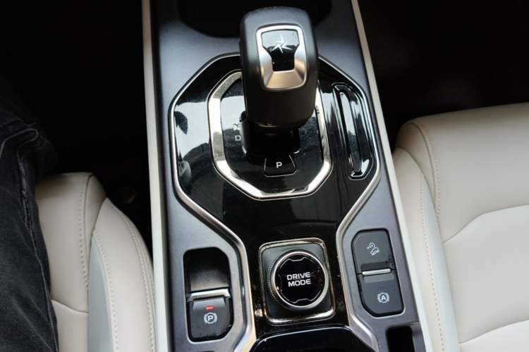 Used Geely Auto icon 2023 1.5TD Chocolate Smoothie Edition Gear Lever