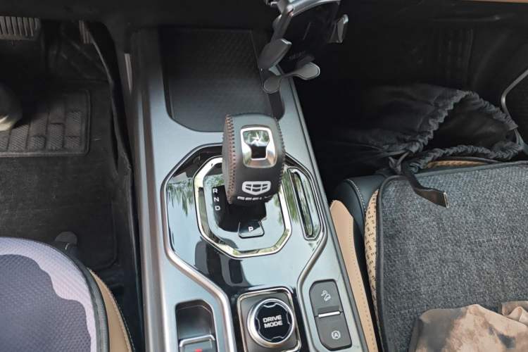 Used Geely Auto icon 2023 1.5TD Chocolate Smoothie Edition Gear Lever