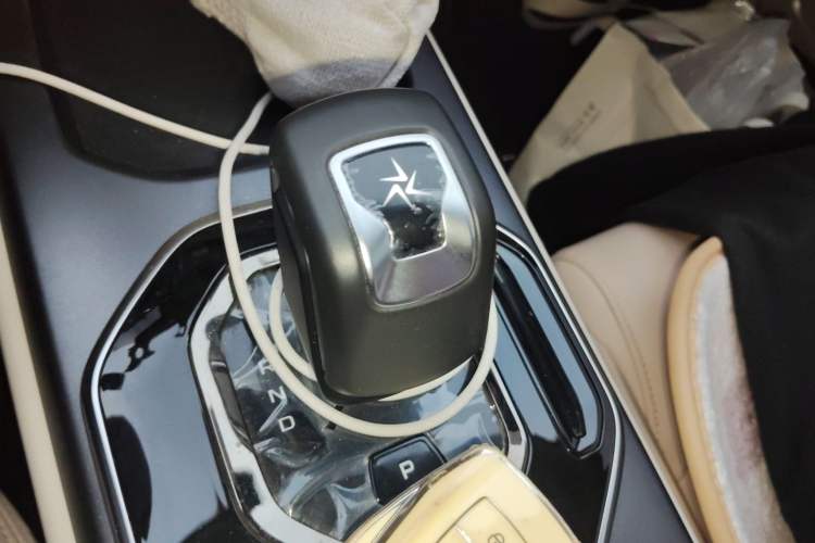 Used Geely Auto icon 2023 1.5TD Chocolate Smoothie Edition Gear Lever