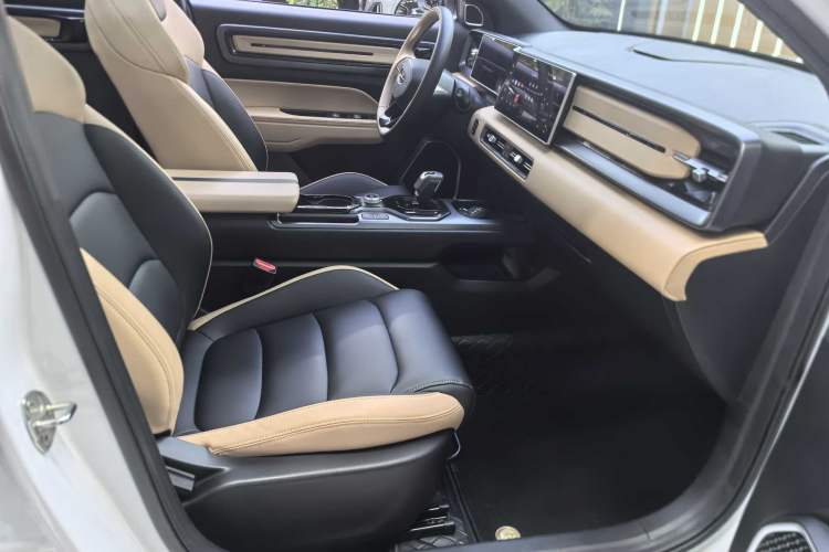 Used Geely Auto icon 2023 1.5TD Chocolate Smoothie Edition Interior 11