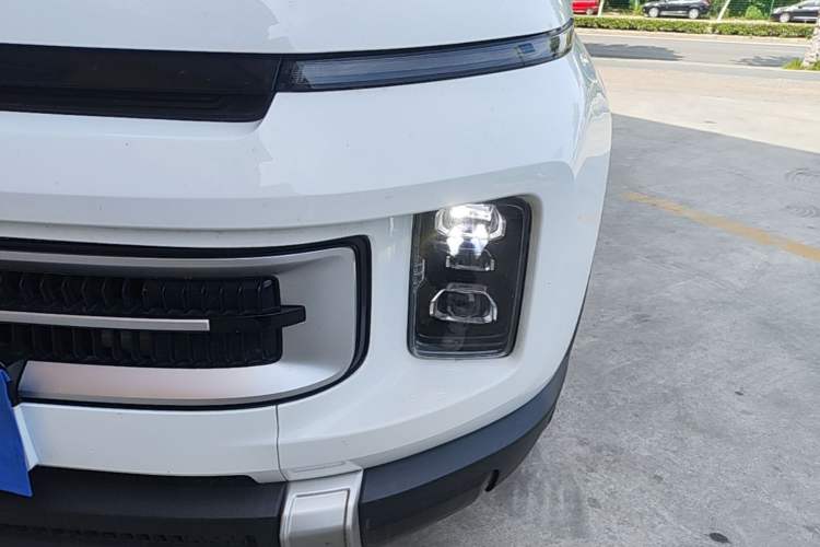 Used Geely Auto icon 2023 1.5TD Chocolate Smoothie Edition Left Front Headlight