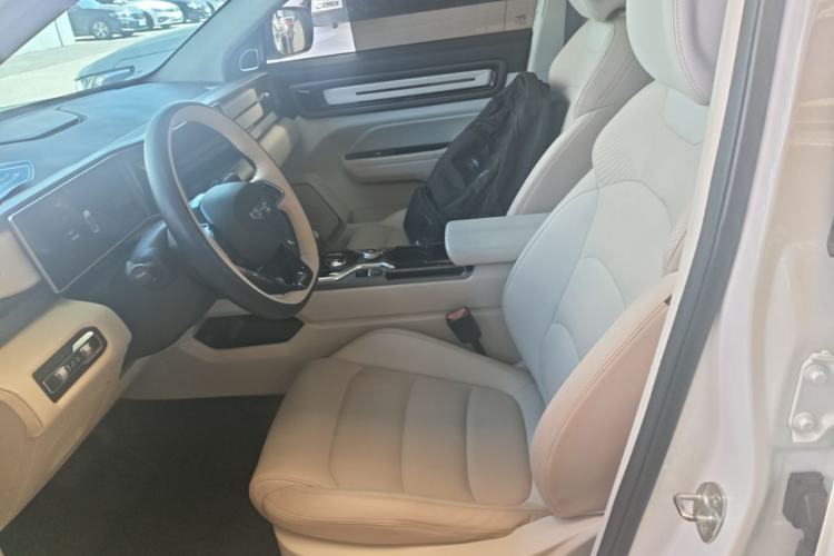 Used Geely Auto icon 2023 1.5TD Chocolate Smoothie Edition Left Front Seat