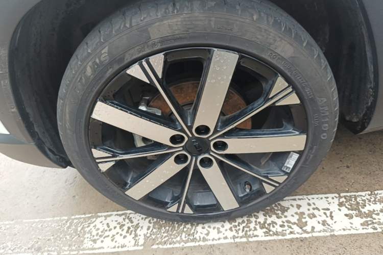 Used Geely Auto icon 2023 1.5TD Chocolate Smoothie Edition Left Front Wheel Hub