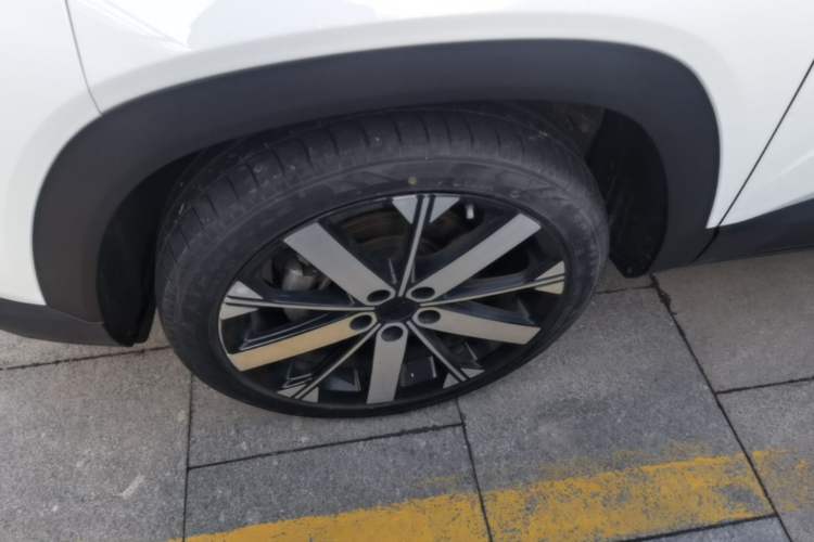 Used Geely Auto icon 2023 1.5TD Chocolate Smoothie Edition Left Front Wheel Hub