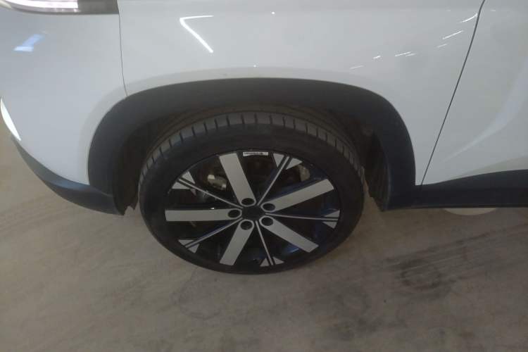 Used Geely Auto icon 2023 1.5TD Star Player Left Front Wheel Hub