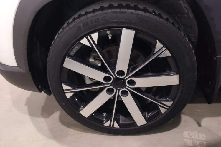 Used Geely Auto icon 2023 1.5TD Chocolate Smoothie Edition Left Front Wheel Hub