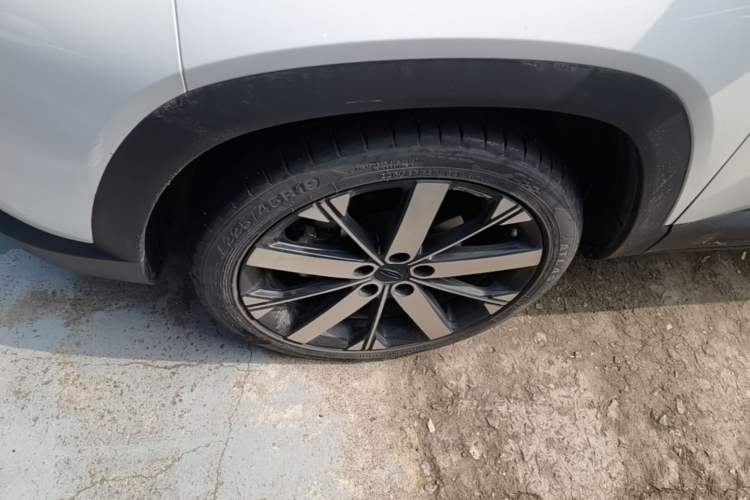 Used Geely Auto icon 2023 1.5TD Chocolate Smoothie Edition Left Front Wheel Hub