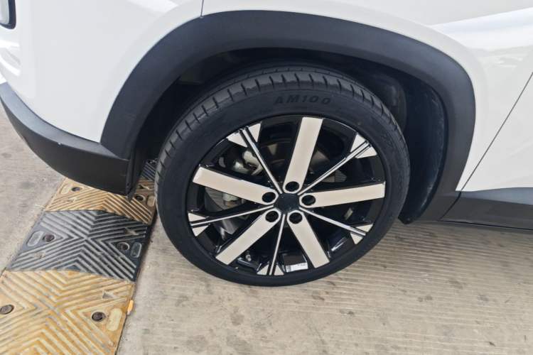 Used Geely Auto icon 2023 1.5TD Chocolate Smoothie Edition Left Front Wheel Hub