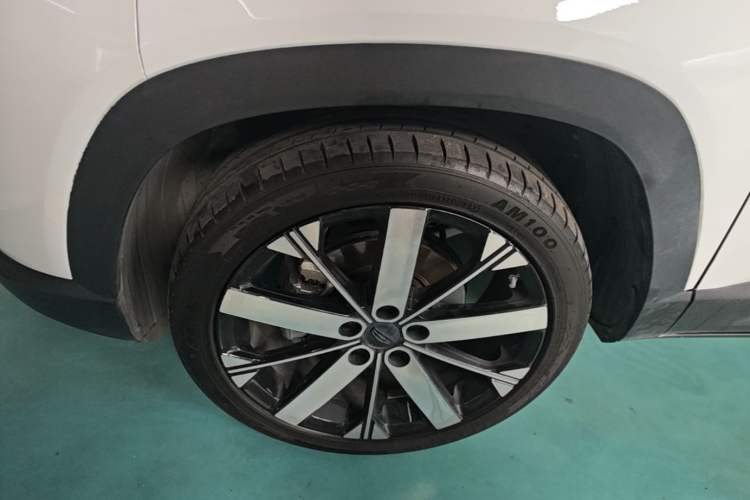 Used Geely Auto icon 2023 1.5TD Chocolate Smoothie Edition Left Front Wheel Hub