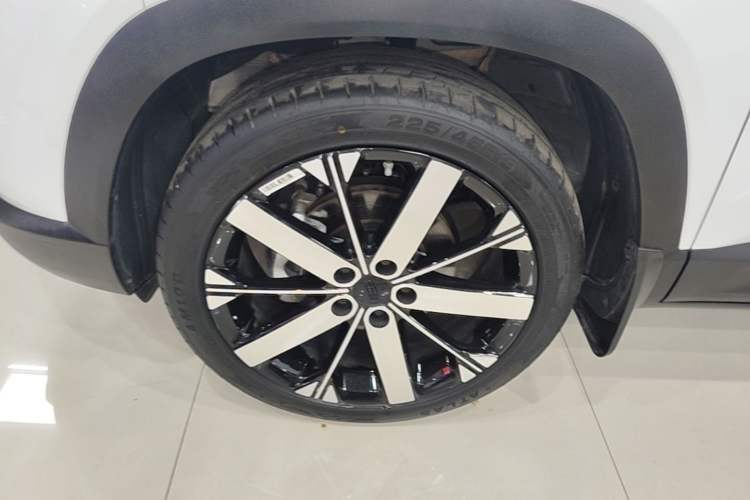 Used Geely Auto icon 2023 1.5TD Star Player Left Front Wheel Hub