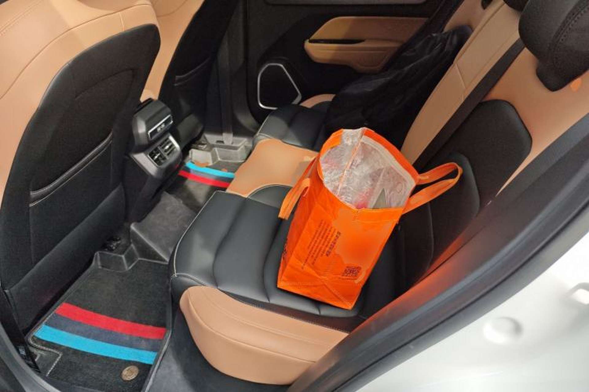 Used Geely Auto icon 2023 1.5TD Chocolate Smoothie Edition Left Rear Seat