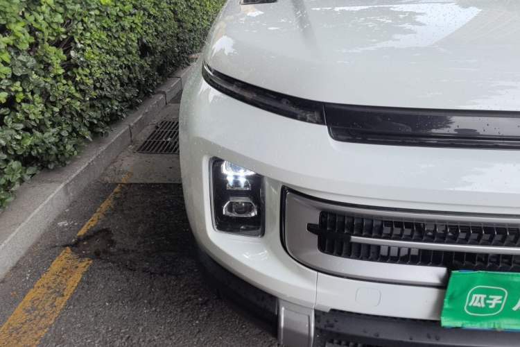 Used Geely Auto icon 2023 1.5TD Chocolate Smoothie Edition Right Front Headlight