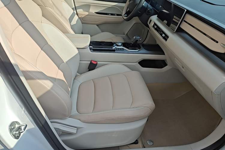 Used Geely Auto icon 2023 1.5TD Chocolate Smoothie Edition Right Front Seat