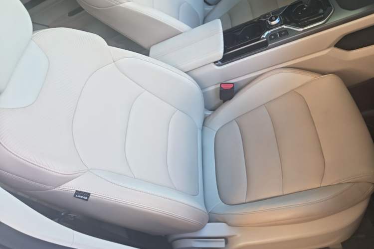 Used Geely Auto icon 2023 1.5TD Chocolate Smoothie Edition Right Front Seat