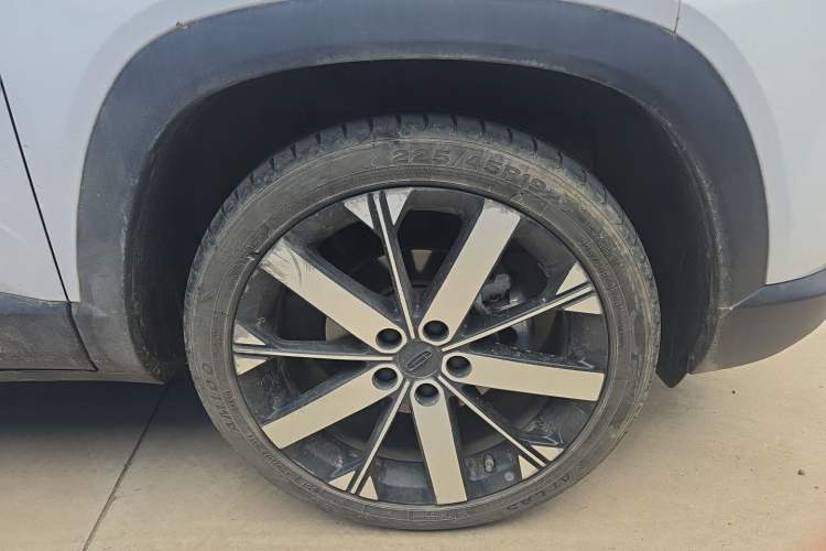 Used Geely Auto icon 2023 1.5TD Chocolate Smoothie Edition Right Front Wheel Hub