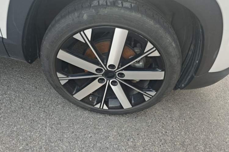 Used Geely Auto icon 2023 1.5TD Star Player Right Front Wheel Hub